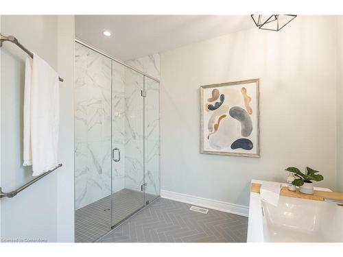 1040 Kettle Court, Fort Erie, ON - Indoor Photo Showing Bathroom