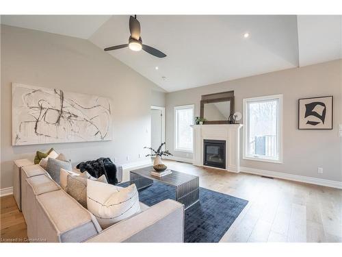 1040 Kettle Court, Fort Erie, ON - Indoor Photo Showing Living Room With Fireplace