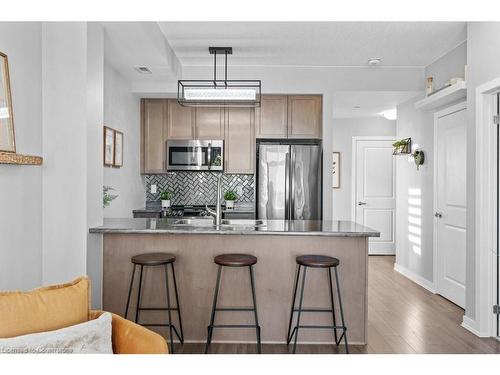 511-125 Shoreview Place, Stoney Creek, ON - Indoor Photo Showing Kitchen