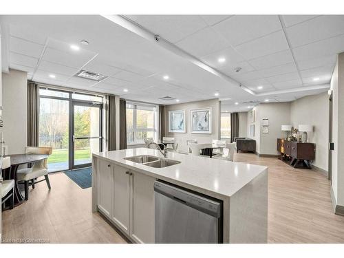 511-125 Shoreview Place, Stoney Creek, ON - Indoor Photo Showing Kitchen With Double Sink With Upgraded Kitchen