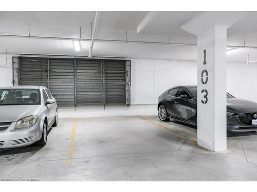 511-125 Shoreview Place, Stoney Creek, ON - Indoor Photo Showing Garage