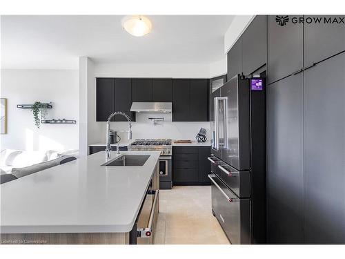 112 Freedom Crescent, Hamilton, ON - Indoor Photo Showing Kitchen With Stainless Steel Kitchen