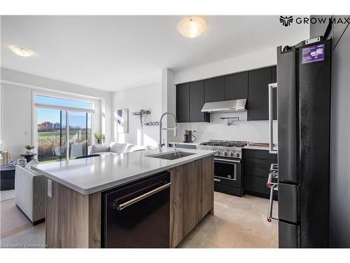 112 Freedom Crescent, Hamilton, ON - Indoor Photo Showing Kitchen With Stainless Steel Kitchen With Upgraded Kitchen