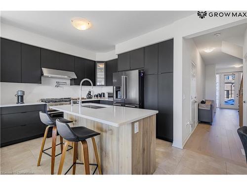 112 Freedom Crescent, Hamilton, ON - Indoor Photo Showing Kitchen With Stainless Steel Kitchen With Upgraded Kitchen