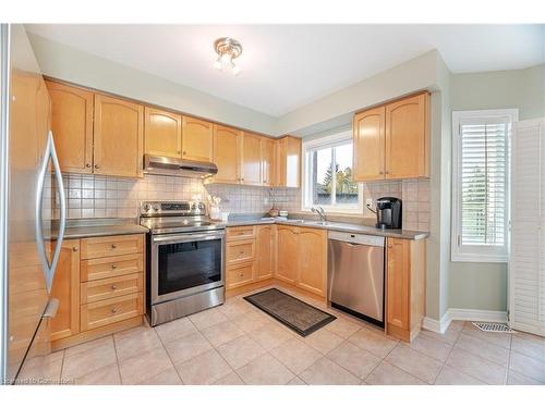 39 Coolspring Crescent, Bolton, ON - Indoor Photo Showing Kitchen With Double Sink