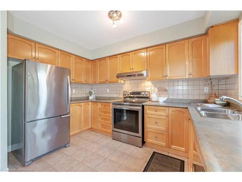 39 Coolspring Crescent, Bolton, ON - Indoor Photo Showing Kitchen With Double Sink