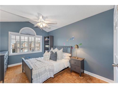 39 Coolspring Crescent, Bolton, ON - Indoor Photo Showing Bedroom