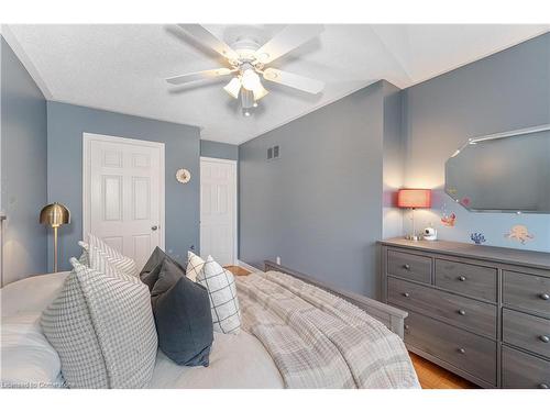 39 Coolspring Crescent, Bolton, ON - Indoor Photo Showing Bedroom