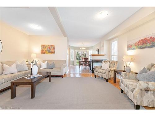 39 Coolspring Crescent, Bolton, ON - Indoor Photo Showing Living Room