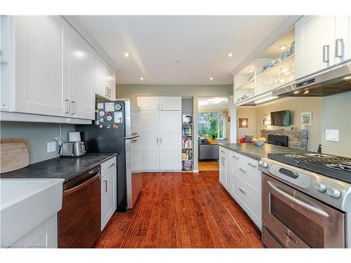 805 Ridge Road, Stoney Creek, ON - Indoor Photo Showing Kitchen