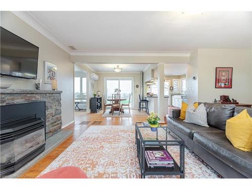 805 Ridge Road, Stoney Creek, ON - Indoor Photo Showing Living Room With Fireplace