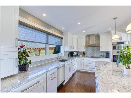 322 Russ Road, Grimsby, ON - Indoor Photo Showing Kitchen With Upgraded Kitchen