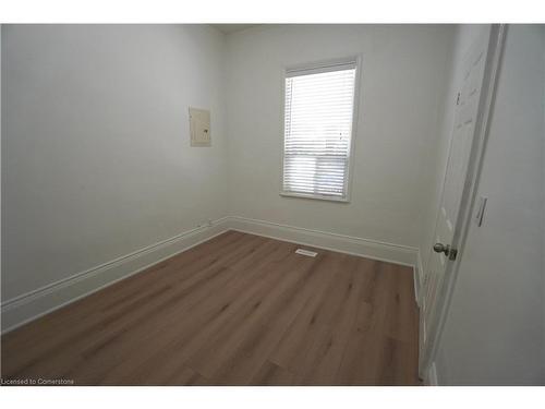 468 Mary Street, Hamilton, ON - Indoor Photo Showing Other Room