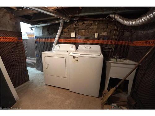 468 Mary Street, Hamilton, ON - Indoor Photo Showing Laundry Room