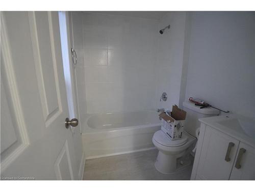 468 Mary Street, Hamilton, ON - Indoor Photo Showing Bathroom