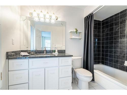 67 Sunvale Place, Stoney Creek, ON - Indoor Photo Showing Bathroom