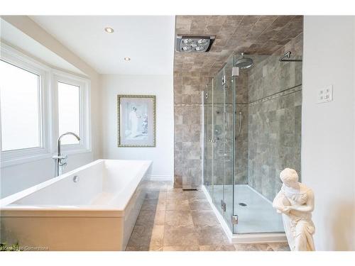 67 Sunvale Place, Stoney Creek, ON - Indoor Photo Showing Bathroom