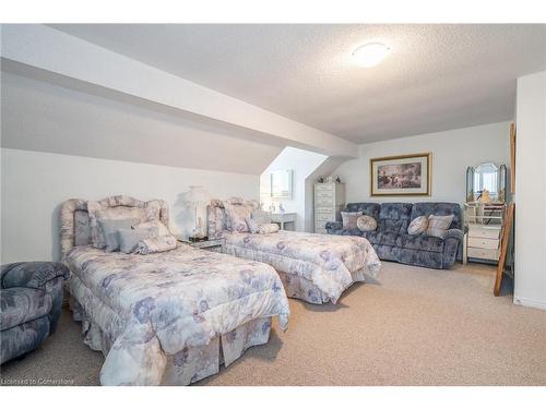 67 Sunvale Place, Stoney Creek, ON - Indoor Photo Showing Bedroom