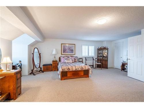 67 Sunvale Place, Stoney Creek, ON - Indoor Photo Showing Bedroom