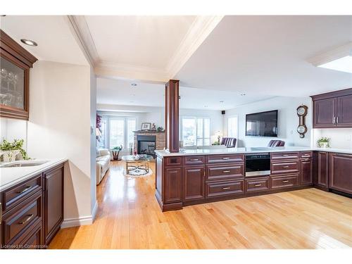 67 Sunvale Place, Stoney Creek, ON - Indoor Photo Showing Kitchen