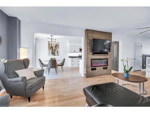 250 Fall Fair Way, Hamilton, ON - Indoor Photo Showing Living Room