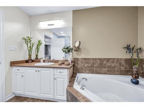 250 Fall Fair Way, Hamilton, ON - Indoor Photo Showing Bathroom