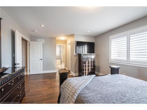 8 Cesar Place, Ancaster, ON - Indoor Photo Showing Bedroom