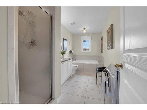 24 Jeanette Avenue, Grimsby, ON - Indoor Photo Showing Bathroom