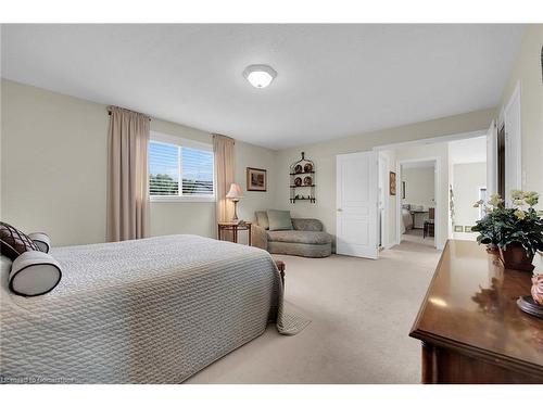 24 Jeanette Avenue, Grimsby, ON - Indoor Photo Showing Bedroom