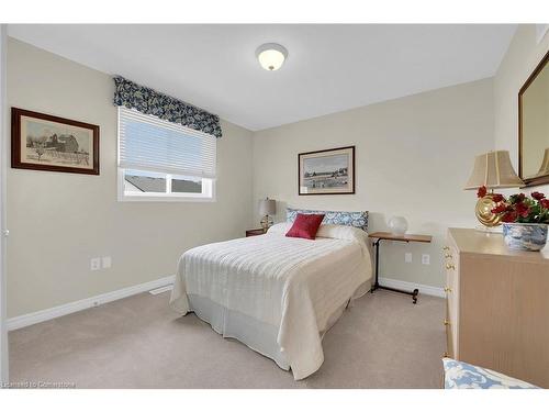 24 Jeanette Avenue, Grimsby, ON - Indoor Photo Showing Bedroom