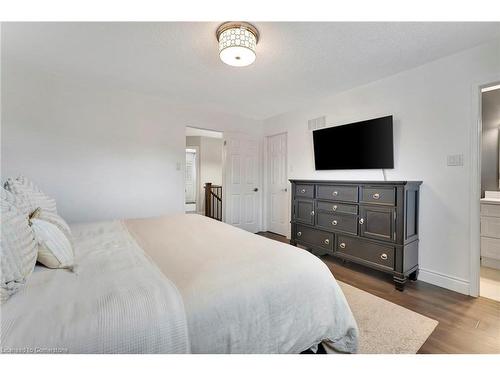 42 Stevenson Street, Hamilton, ON - Indoor Photo Showing Bedroom