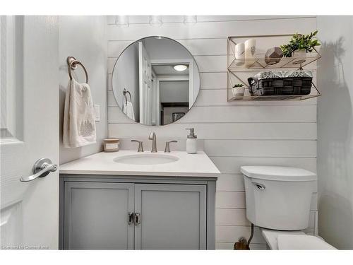 42 Stevenson Street, Hamilton, ON - Indoor Photo Showing Bathroom