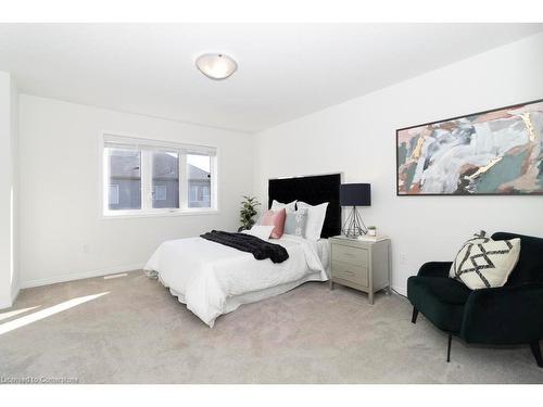 122 Munro Circle, Brantford, ON - Indoor Photo Showing Bedroom