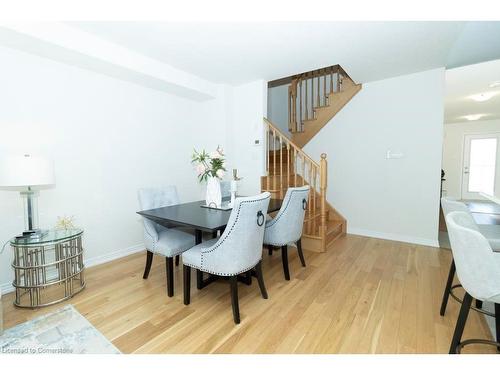 122 Munro Circle, Brantford, ON - Indoor Photo Showing Dining Room