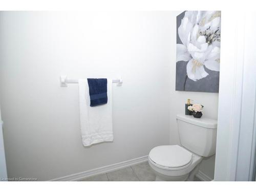 122 Munro Circle, Brantford, ON - Indoor Photo Showing Bathroom