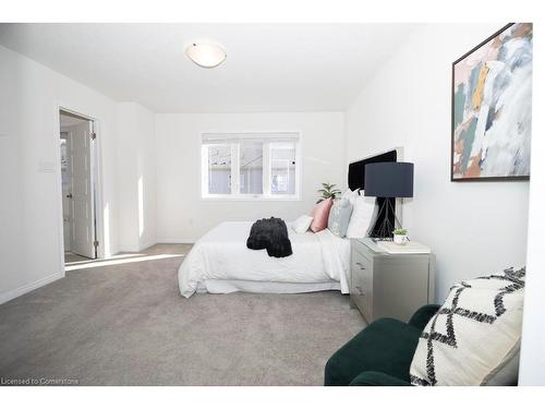 122 Munro Circle, Brantford, ON - Indoor Photo Showing Bedroom