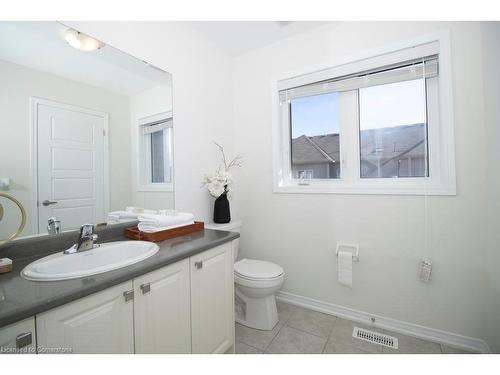 122 Munro Circle, Brantford, ON - Indoor Photo Showing Bathroom