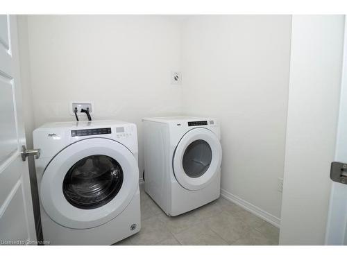 122 Munro Circle, Brantford, ON - Indoor Photo Showing Laundry Room