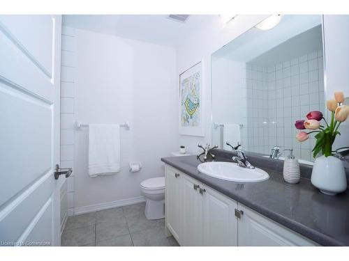 122 Munro Circle, Brantford, ON - Indoor Photo Showing Bathroom