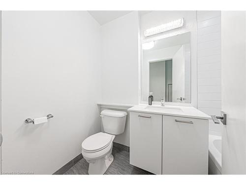 209-479 Charlton Avenue E, Hamilton, ON - Indoor Photo Showing Bathroom