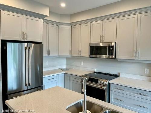 8 Bayberry Lane, Hamilton, ON - Indoor Photo Showing Kitchen With Double Sink