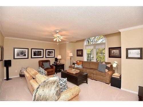 13-3333 New Street, Burlington, ON - Indoor Photo Showing Living Room