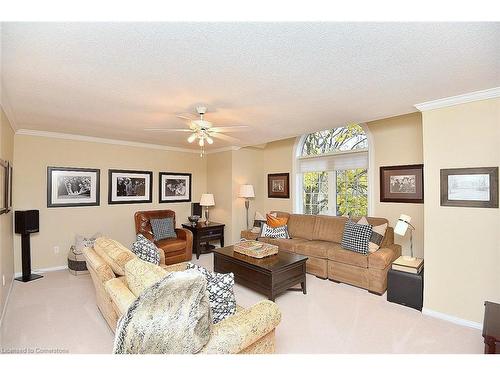 13-3333 New Street, Burlington, ON - Indoor Photo Showing Living Room