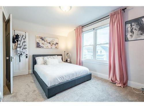 28 Britannia Avenue, Hamilton, ON - Indoor Photo Showing Bedroom