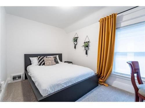 28 Britannia Avenue, Hamilton, ON - Indoor Photo Showing Bedroom