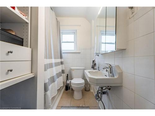 28 Britannia Avenue, Hamilton, ON - Indoor Photo Showing Bathroom