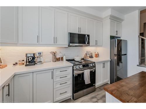 37-120 Court Drive, Paris, ON - Indoor Photo Showing Kitchen With Stainless Steel Kitchen With Upgraded Kitchen