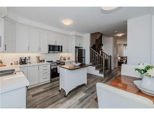 37-120 Court Drive, Paris, ON - Indoor Photo Showing Kitchen With Stainless Steel Kitchen