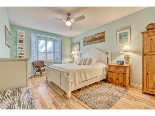 5 Twentyplace Boulevard, Mount Hope, ON - Indoor Photo Showing Bedroom