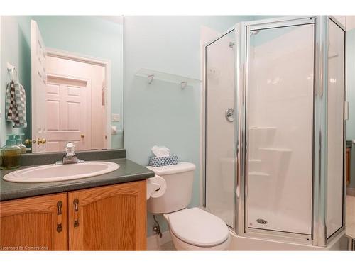 5 Twentyplace Boulevard, Mount Hope, ON - Indoor Photo Showing Bathroom